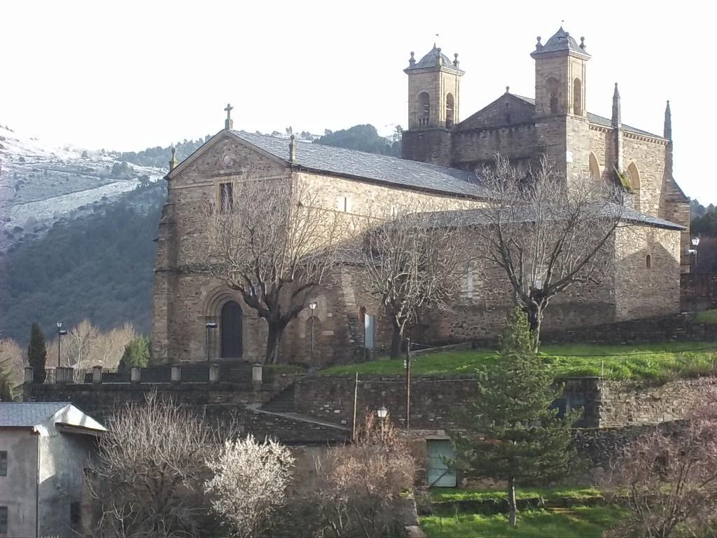 Apartamentos el Camino Villafranca Del Bierzo Exterior foto
