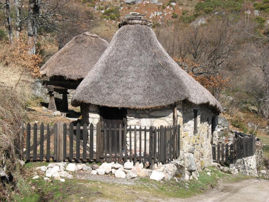 Apartamentos el Camino Villafranca Del Bierzo Exterior foto